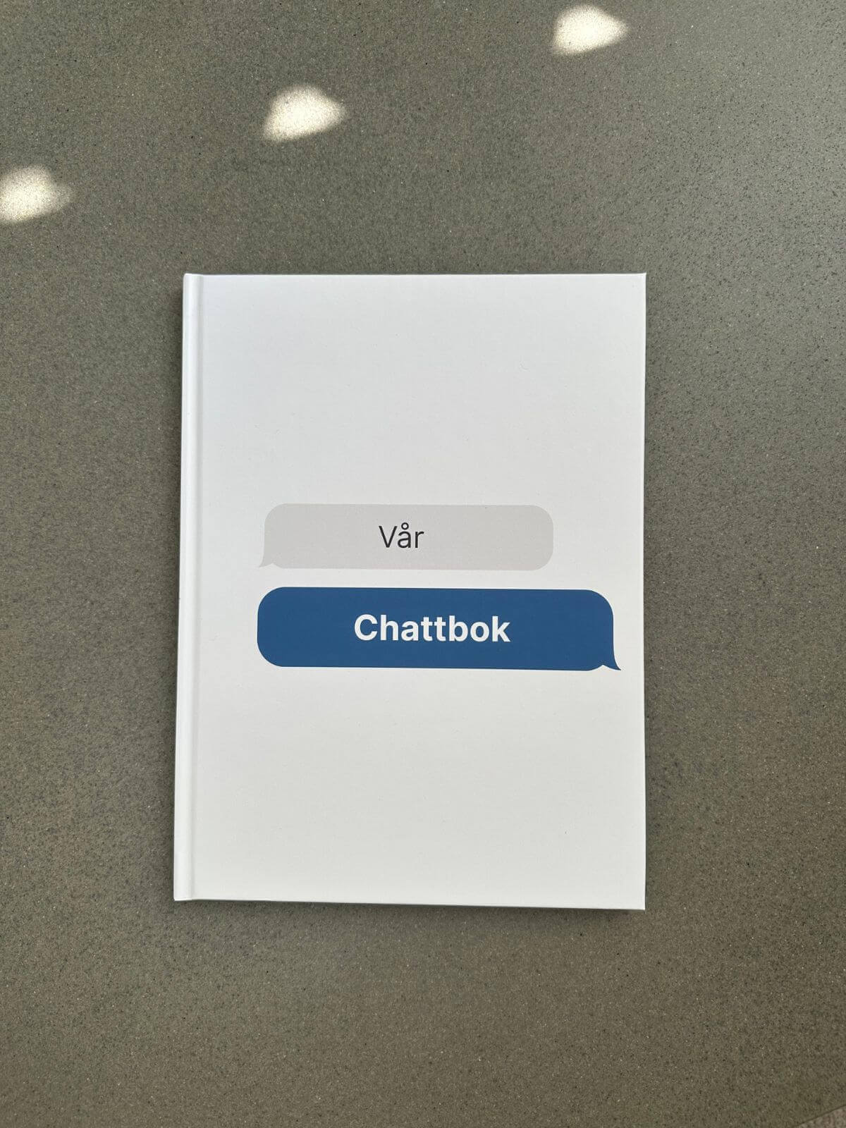 Chattbok Bas Inbunden
